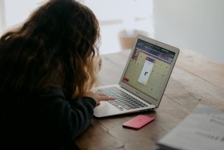 RRT atliktas tyrimas parodė, kad viešose interneto prieigos vietose vis labiau rūpinamasi tinkama nepilnamečių apsauga