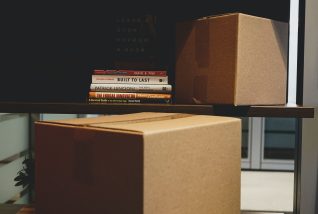 RRT atlikta pašto naudotojų apklausa: pernai gyventojai daugiausiai naudojosi siuntinių paslaugomis