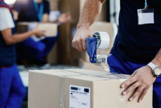 Vasaros siuntų bumas: ką verta žinoti užsakantiems iš „AliExpress“ ar kitų el. parduotuvių 