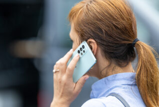 Dvi atostogaujančių  problemos užsienyje: brangus ryšys ir pamestas telefonas