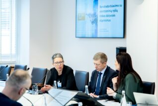 RRT vadovybė su Ministre Pirmininke aptarė elektroninių ryšių plėtros kliūtis ir sukčiavimo prevencijos priemones